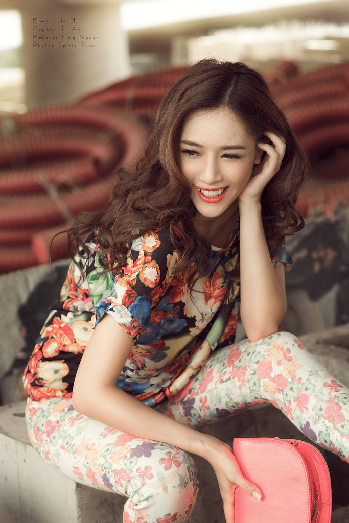 美女漏逼图片